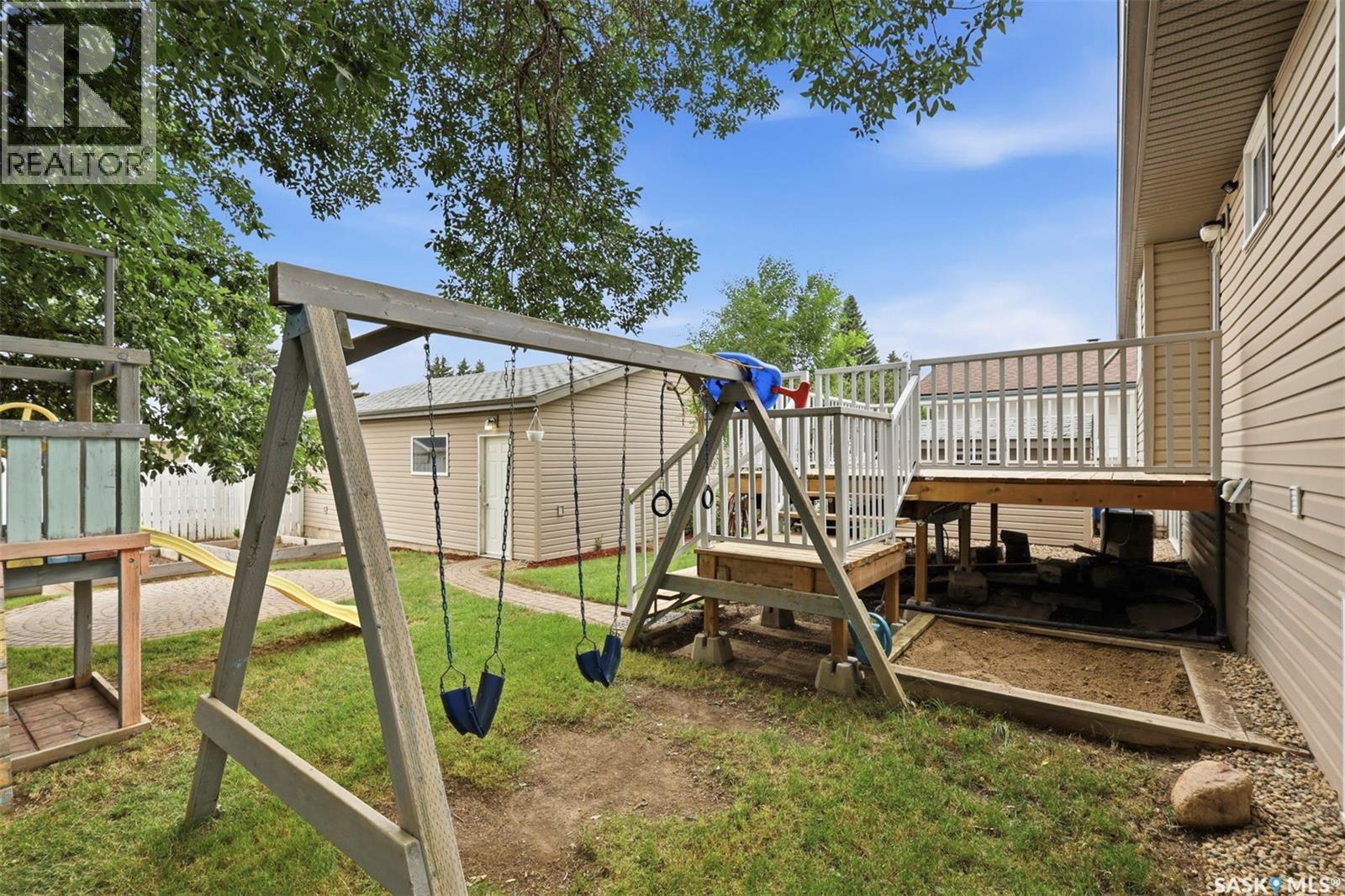 210 Laval Crescent, Saskatoon, SK - Outdoor