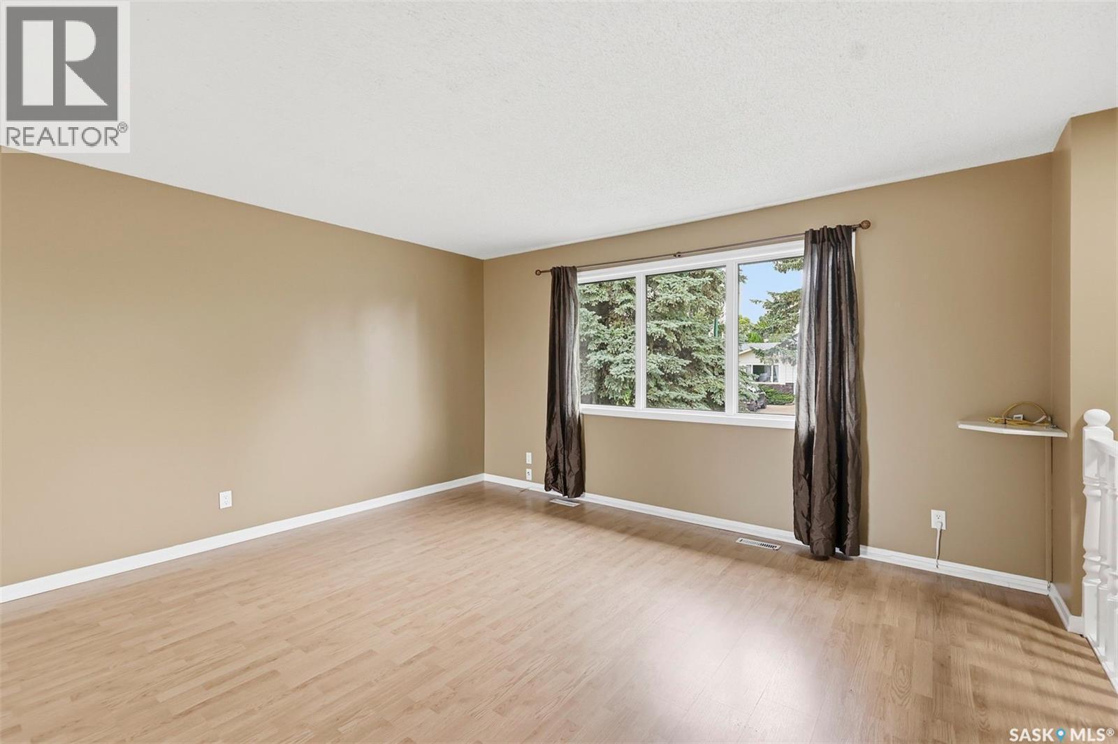 210 Laval Crescent, Saskatoon, SK - Indoor Photo Showing Other Room