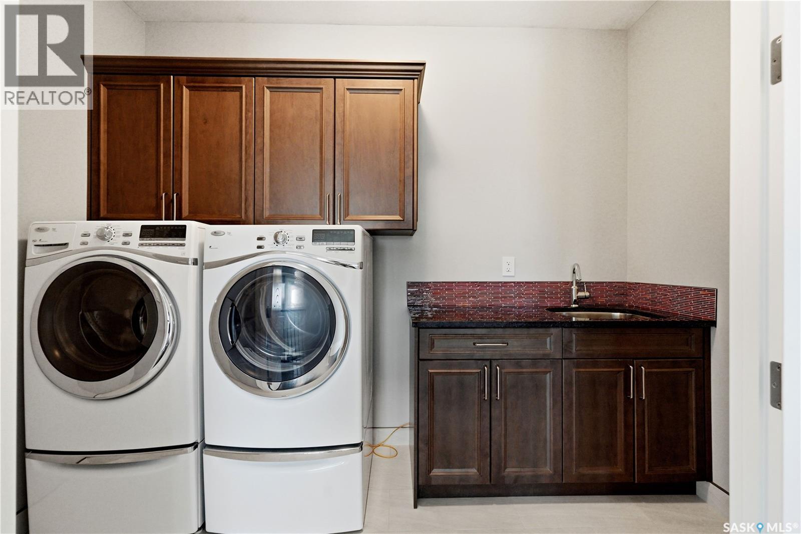 138 Flegel Court, Saskatoon, SK - Indoor Photo Showing Laundry Room