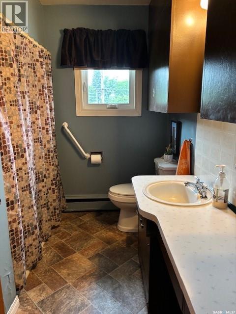 1009 Main Street, Canora, SK - Indoor Photo Showing Bathroom