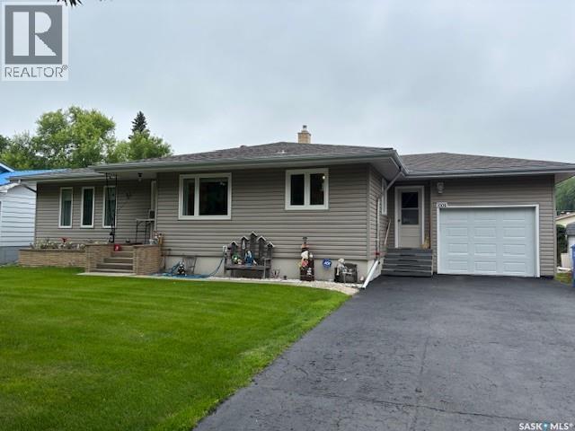 1009 Main Street, Canora, SK - Outdoor