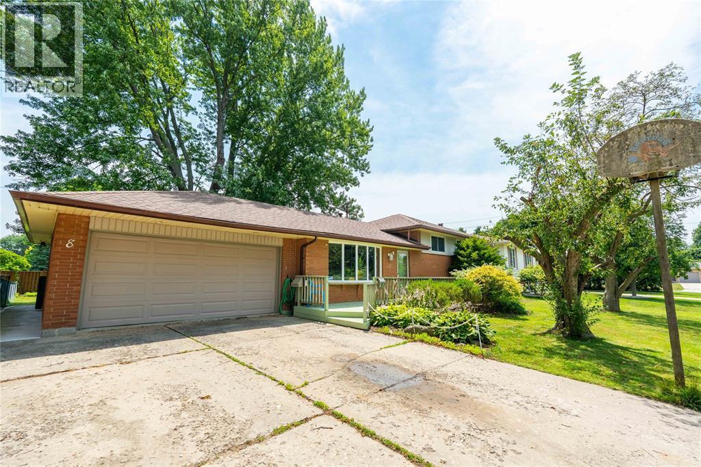 8 Parry Drive, Chatham, ON - Outdoor