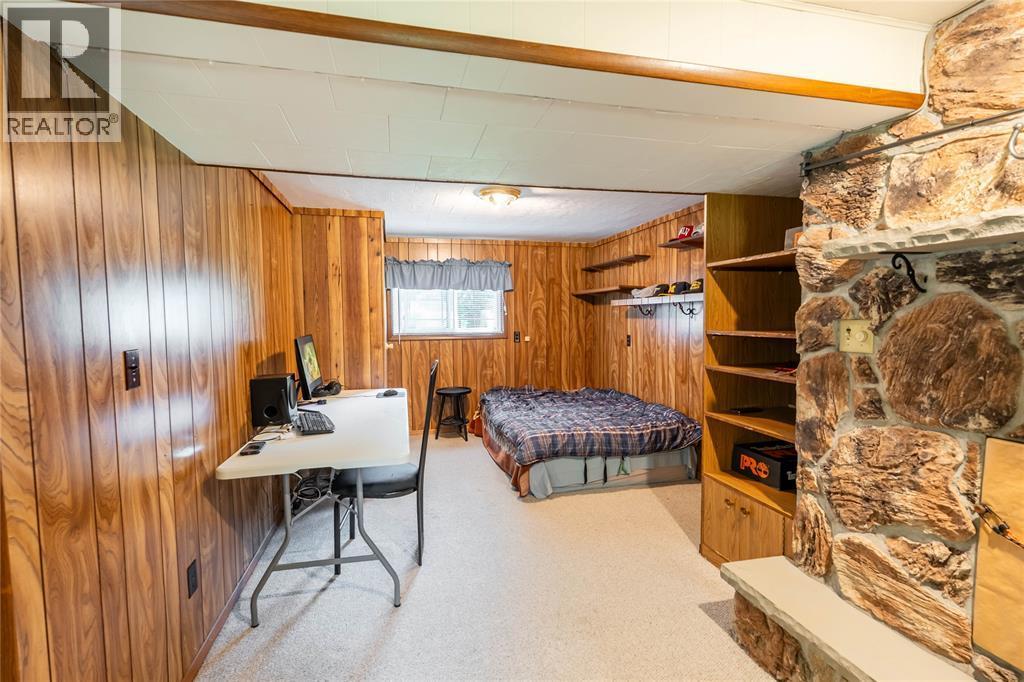 8 Parry Drive, Chatham, ON - Indoor