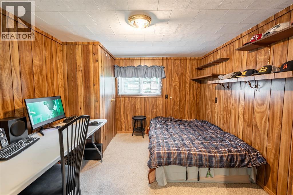 8 Parry Drive, Chatham, ON - Indoor