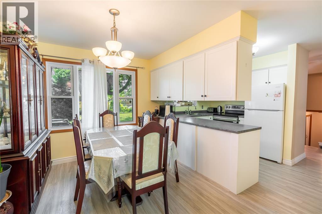 8 Parry Drive, Chatham, ON - Indoor