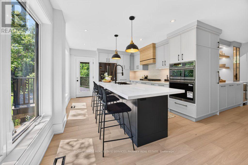 1340 Contour Drive, Mississauga, ON - Indoor Photo Showing Kitchen With Upgraded Kitchen