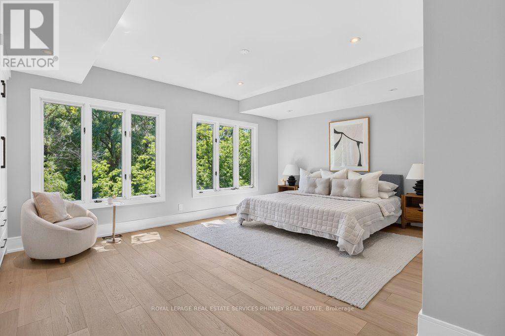 1340 Contour Drive, Mississauga, ON - Indoor Photo Showing Bedroom