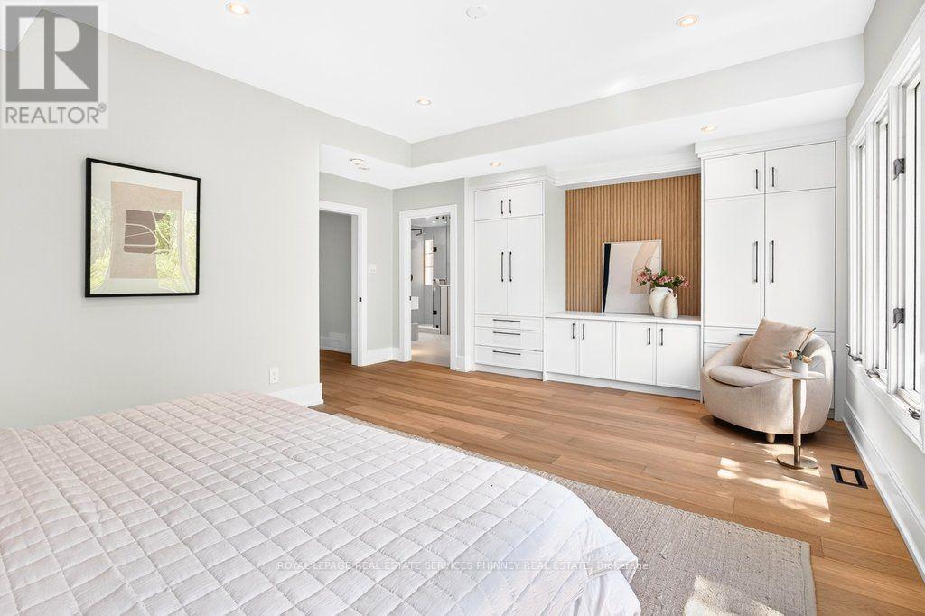 1340 Contour Drive, Mississauga, ON - Indoor Photo Showing Bedroom