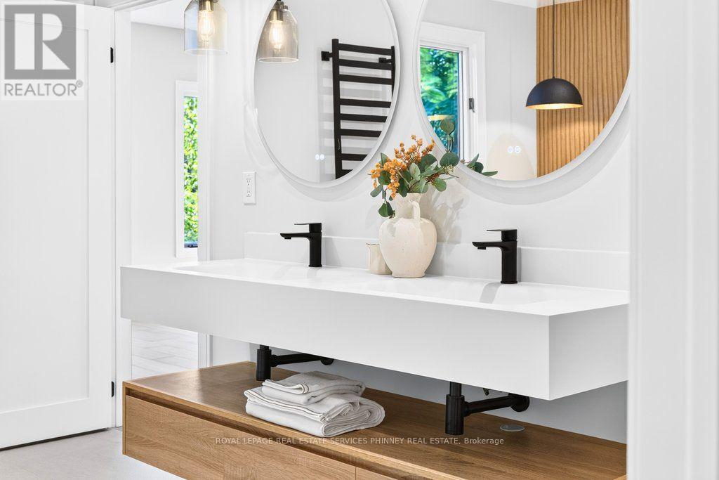 1340 Contour Drive, Mississauga, ON - Indoor Photo Showing Bathroom