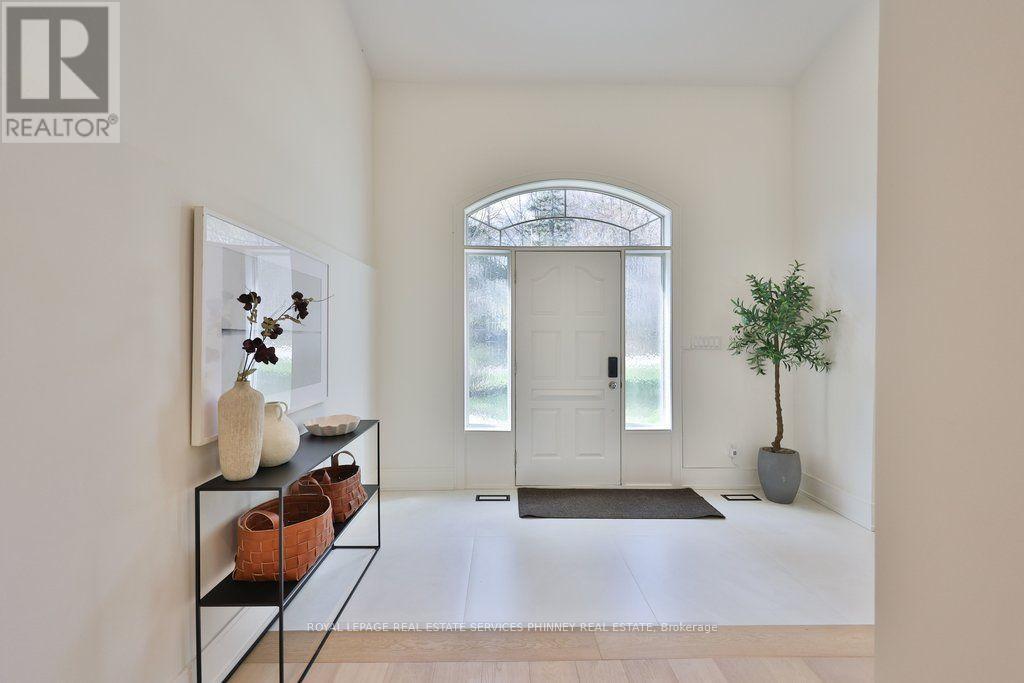 1340 Contour Drive, Mississauga, ON - Indoor Photo Showing Other Room