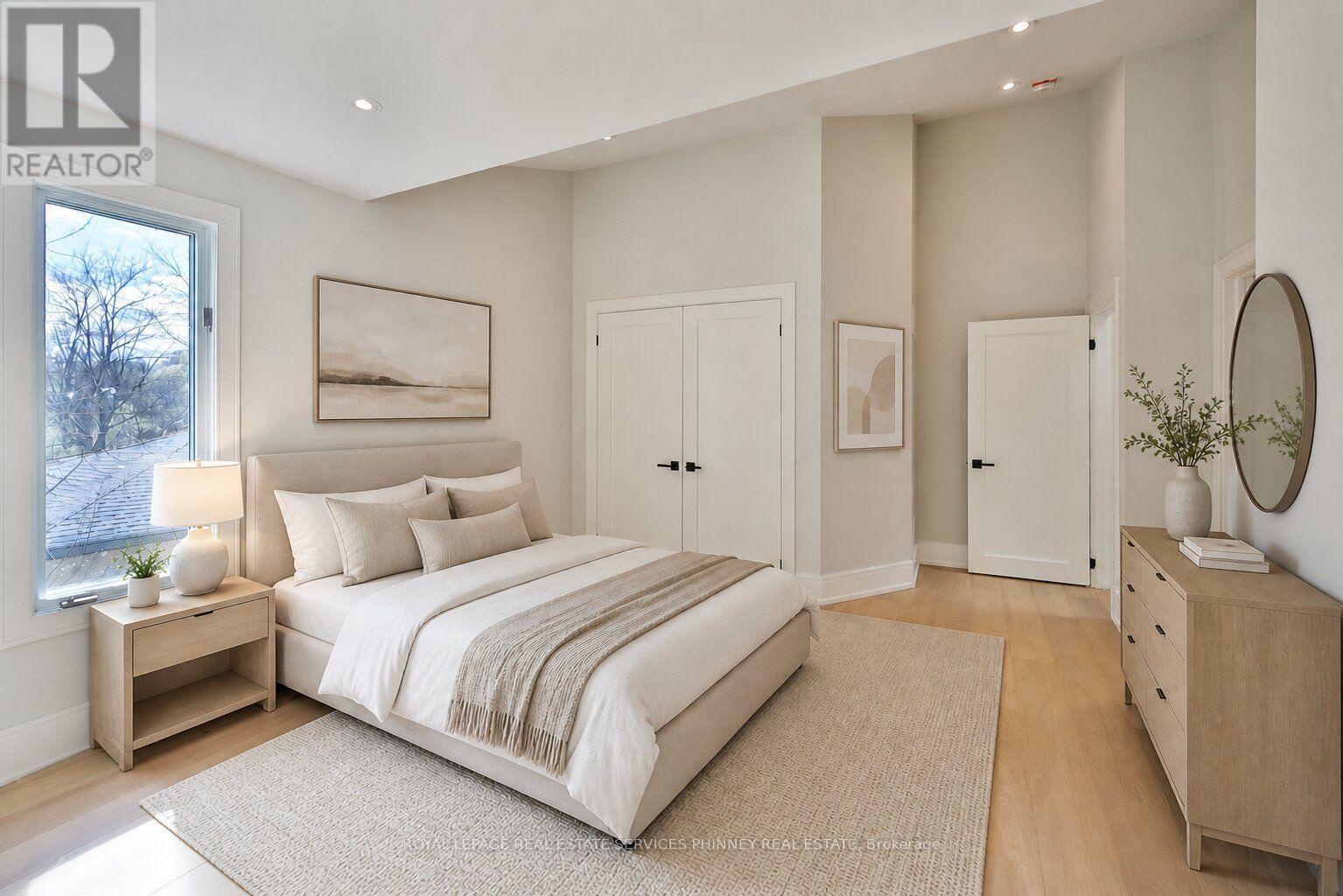 1340 Contour Drive, Mississauga, ON - Indoor Photo Showing Bedroom