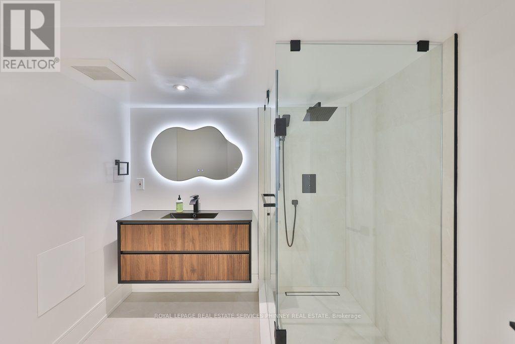 1340 Contour Drive, Mississauga, ON - Indoor