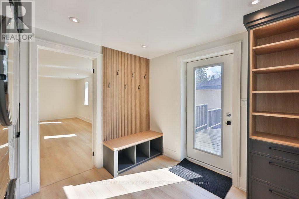 1340 Contour Drive, Mississauga, ON - Indoor Photo Showing Other Room