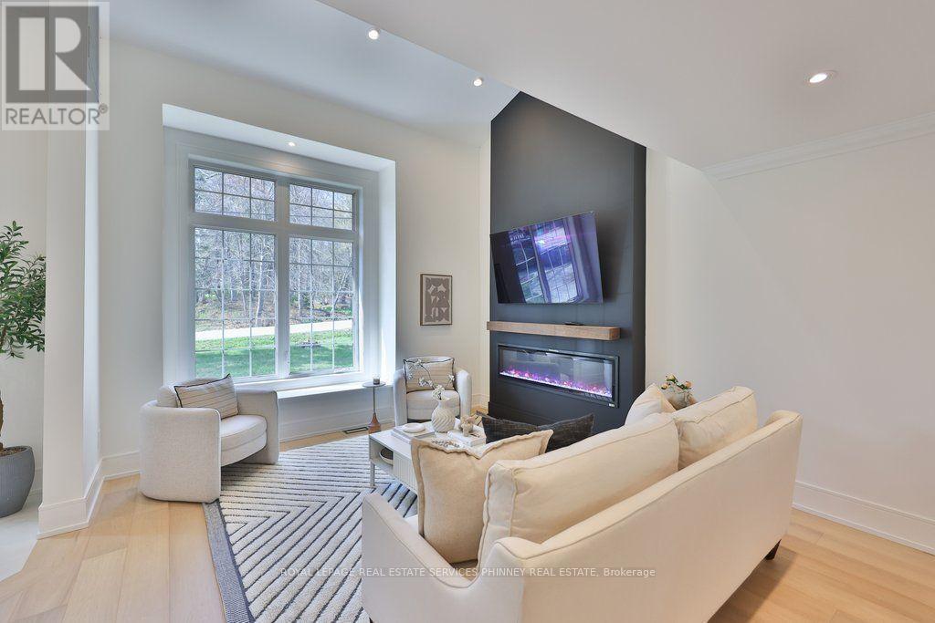 1340 Contour Drive, Mississauga, ON - Indoor Photo Showing Other Room With Fireplace