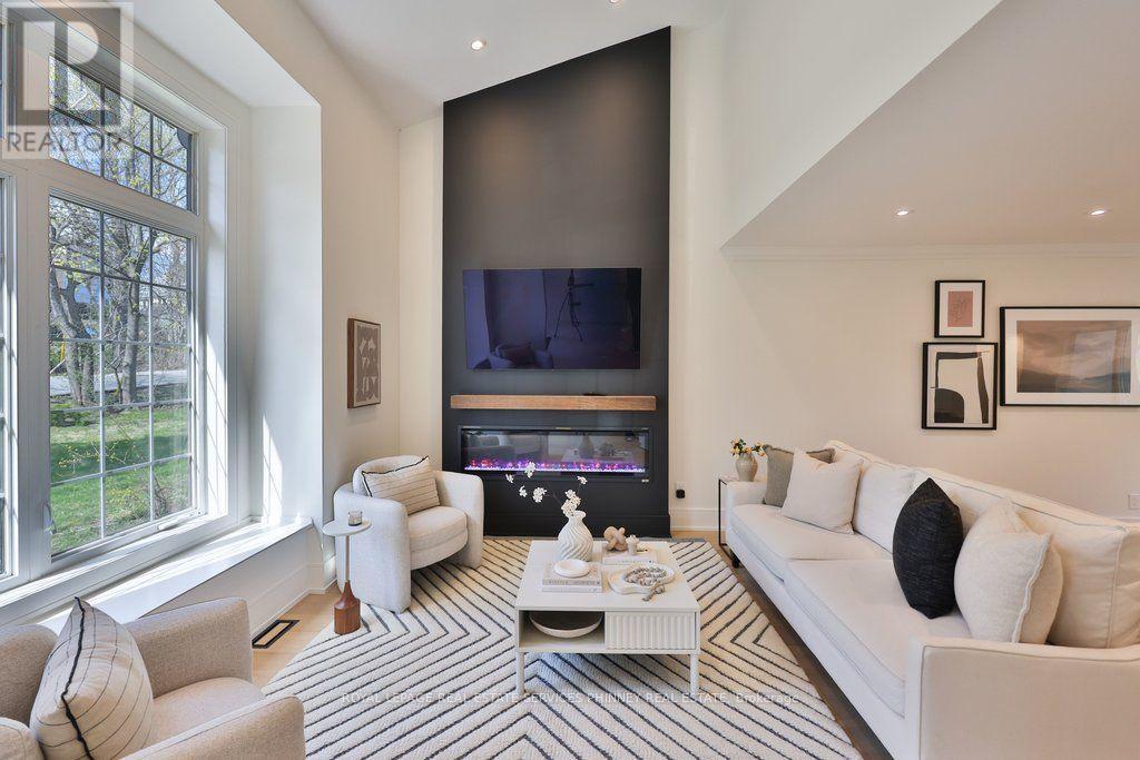 1340 Contour Drive, Mississauga, ON - Indoor