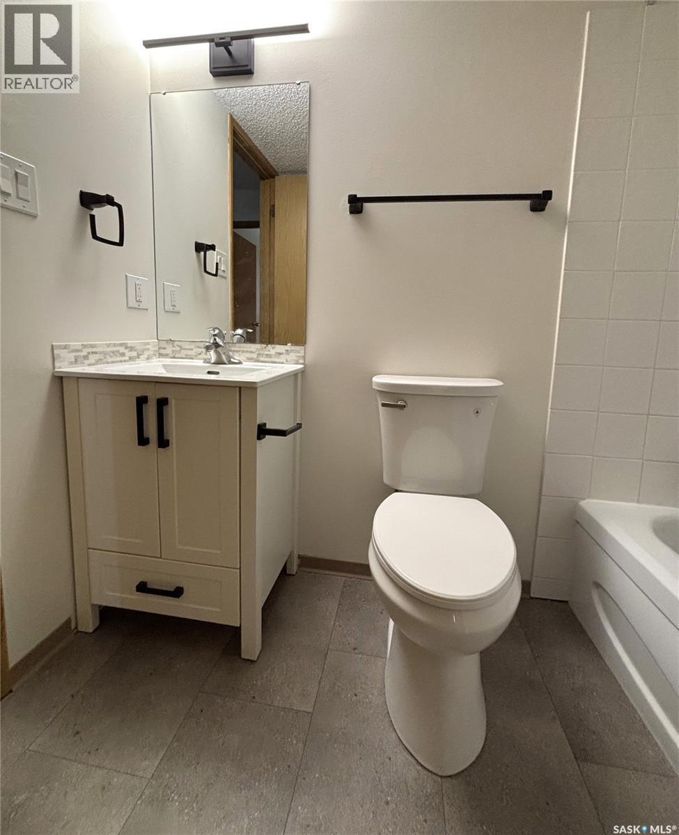 202 - 385 Kingsmere Boulevard, Saskatoon, SK - Indoor Photo Showing Bathroom