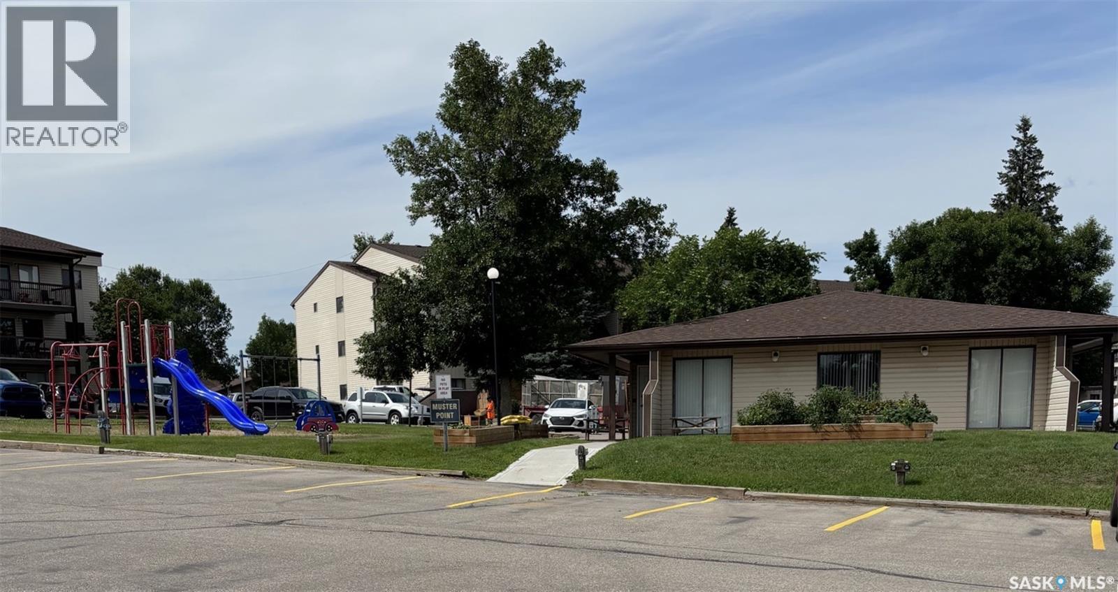 202 - 385 Kingsmere Boulevard, Saskatoon, SK - Outdoor