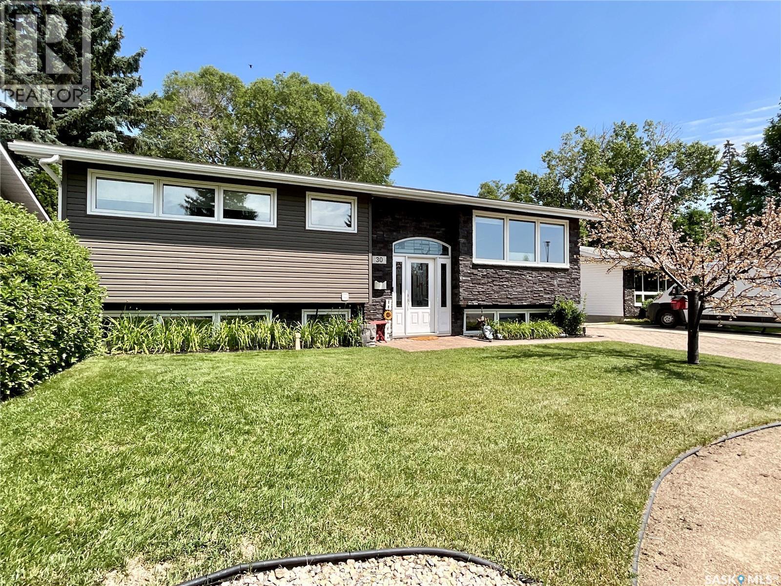 30 Rosewood Place, Regina, SK - Outdoor