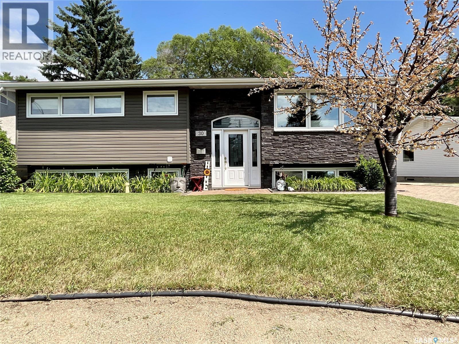30 Rosewood Place, Regina, SK - Outdoor