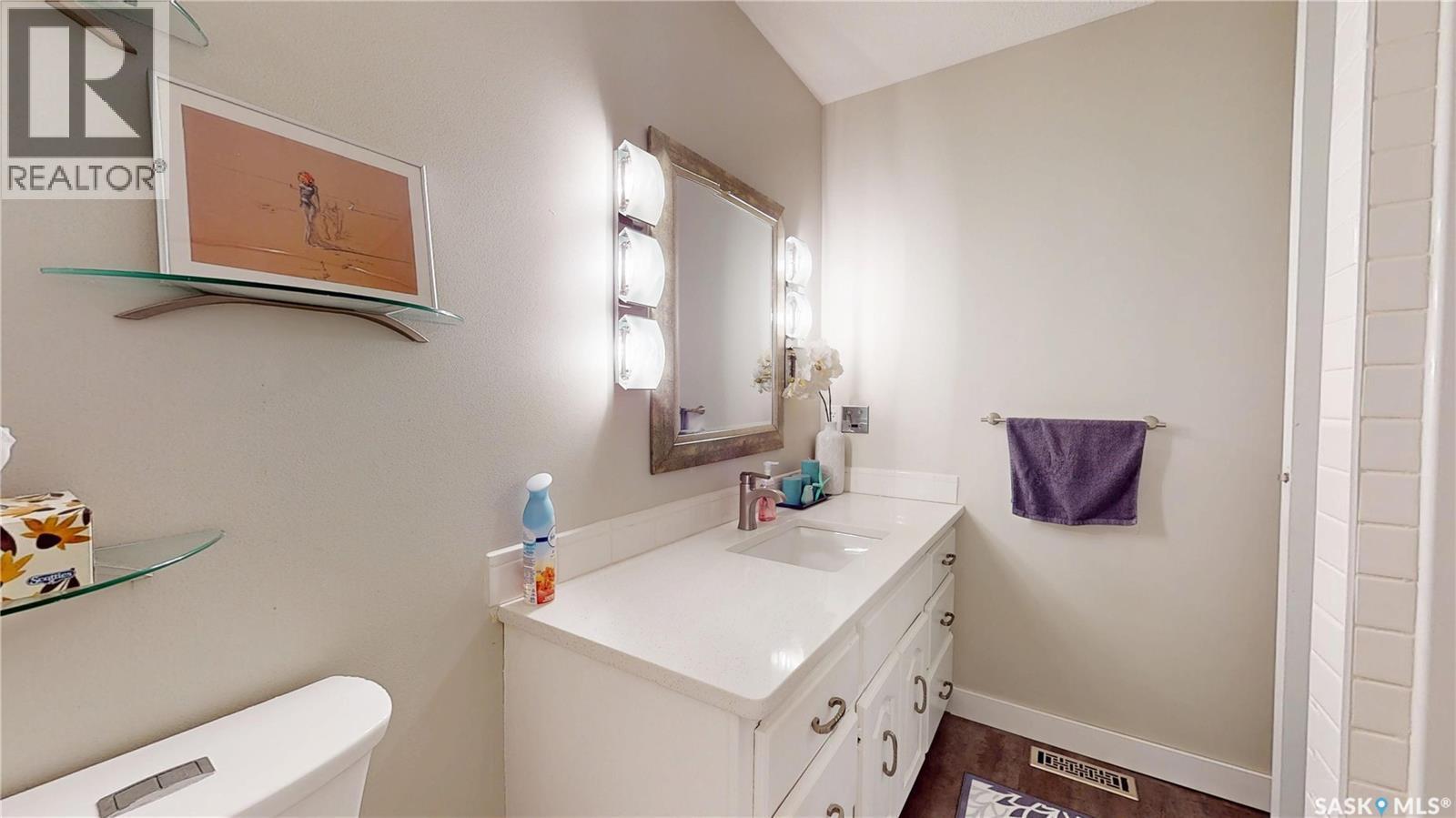 30 Rosewood Place, Regina, SK - Indoor Photo Showing Bathroom