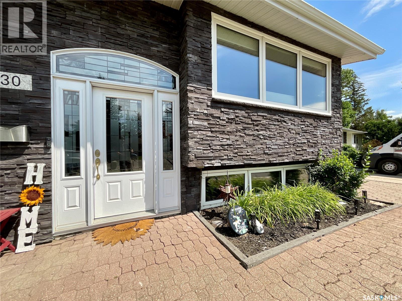30 Rosewood Place, Regina, SK - Outdoor