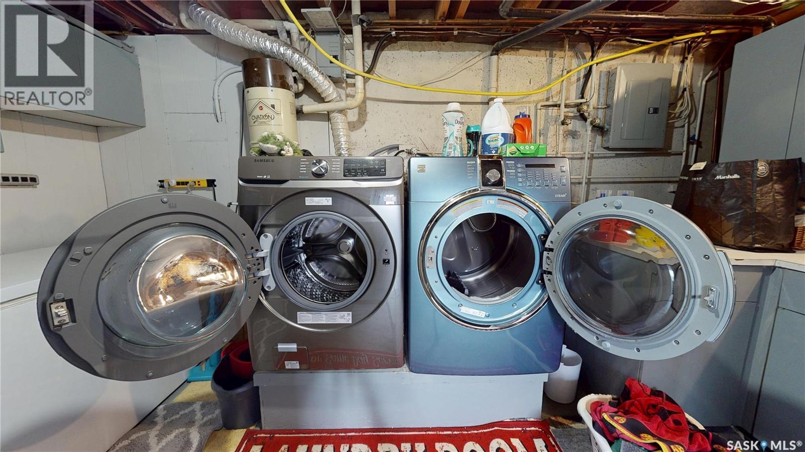 30 Rosewood Place, Regina, SK - Indoor Photo Showing Laundry Room