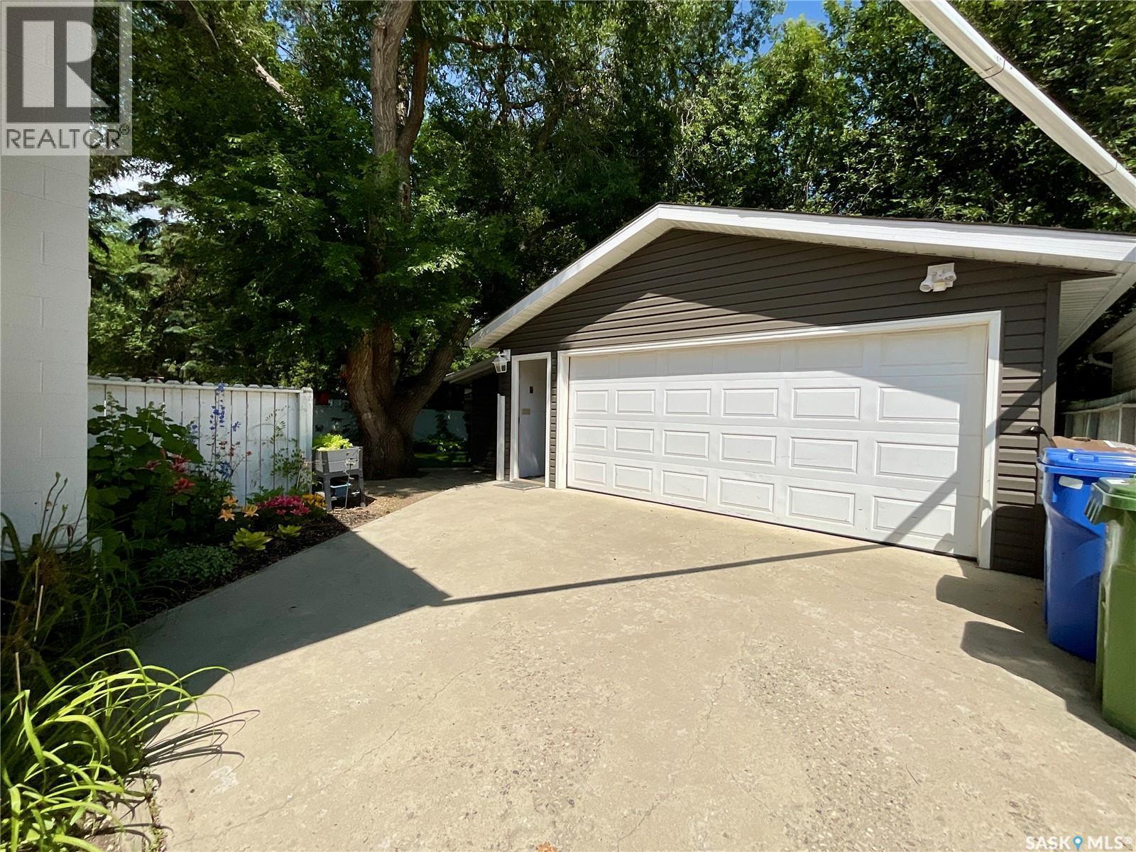 30 Rosewood Place, Regina, SK - Outdoor With Exterior