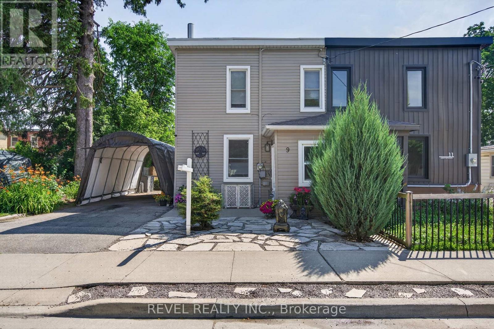9 Davidson Street, Cambridge, ON - Outdoor