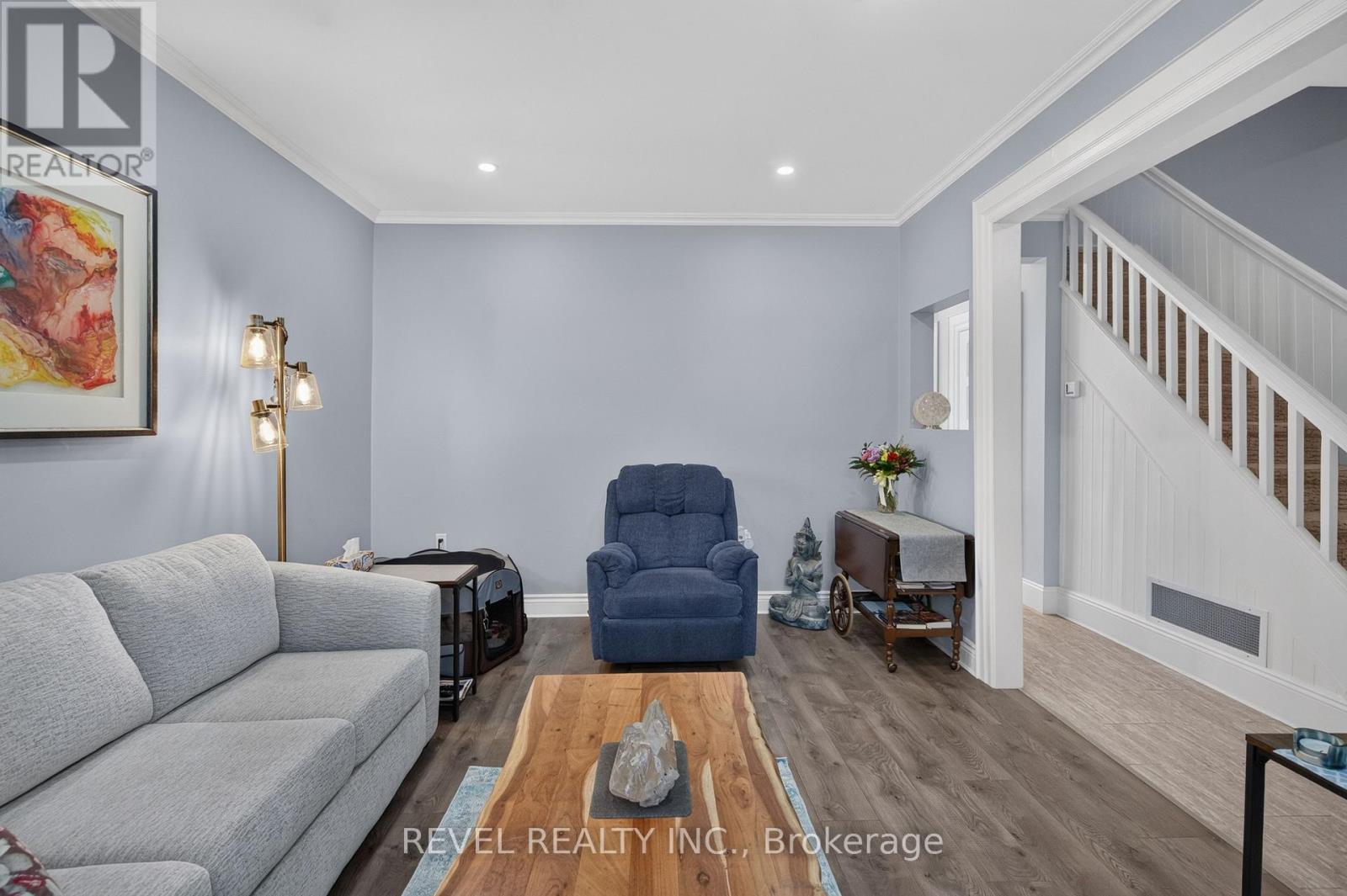 9 Davidson Street, Cambridge, ON - Indoor Photo Showing Living Room