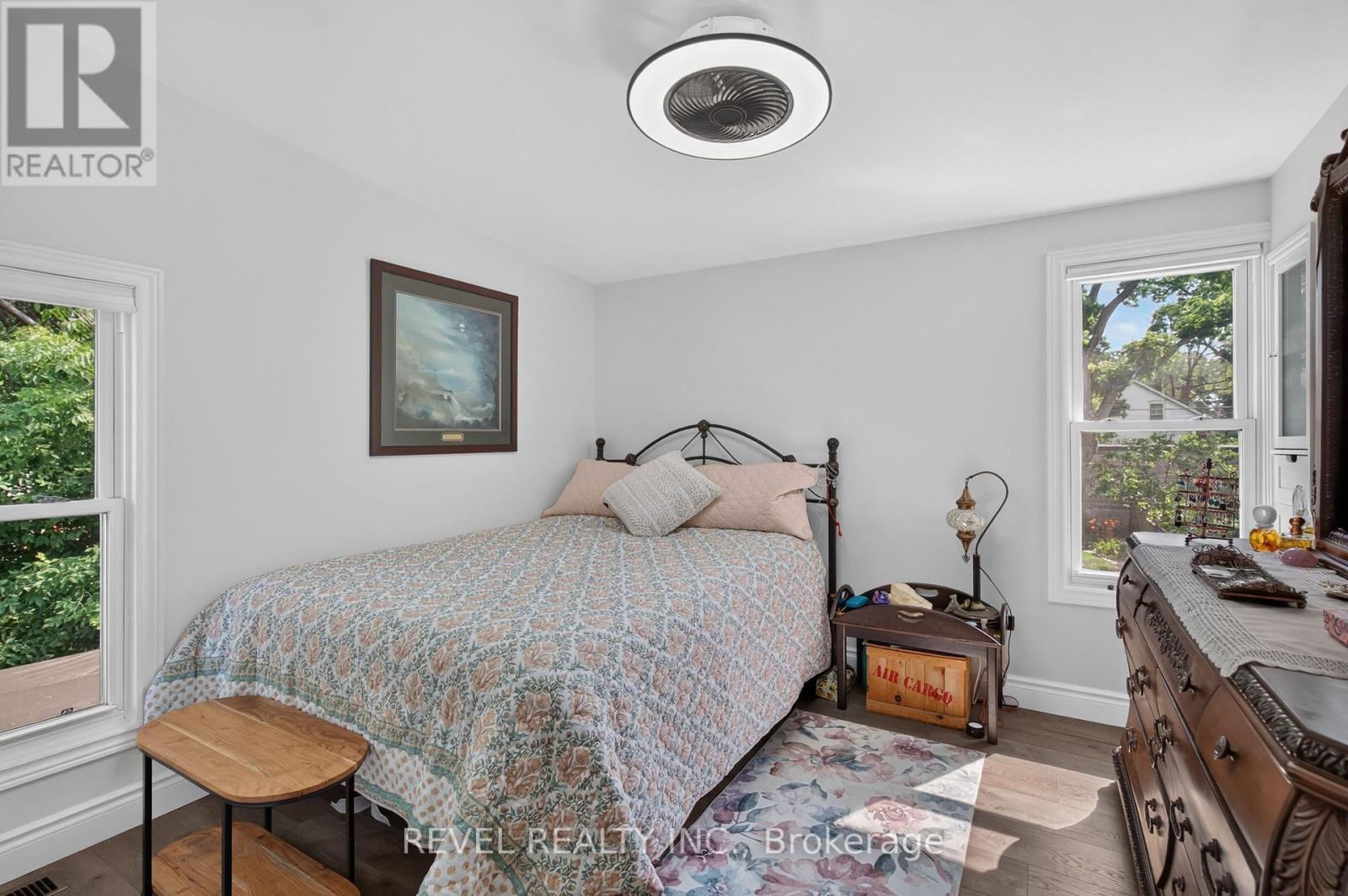 9 Davidson Street, Cambridge, ON - Indoor Photo Showing Bedroom