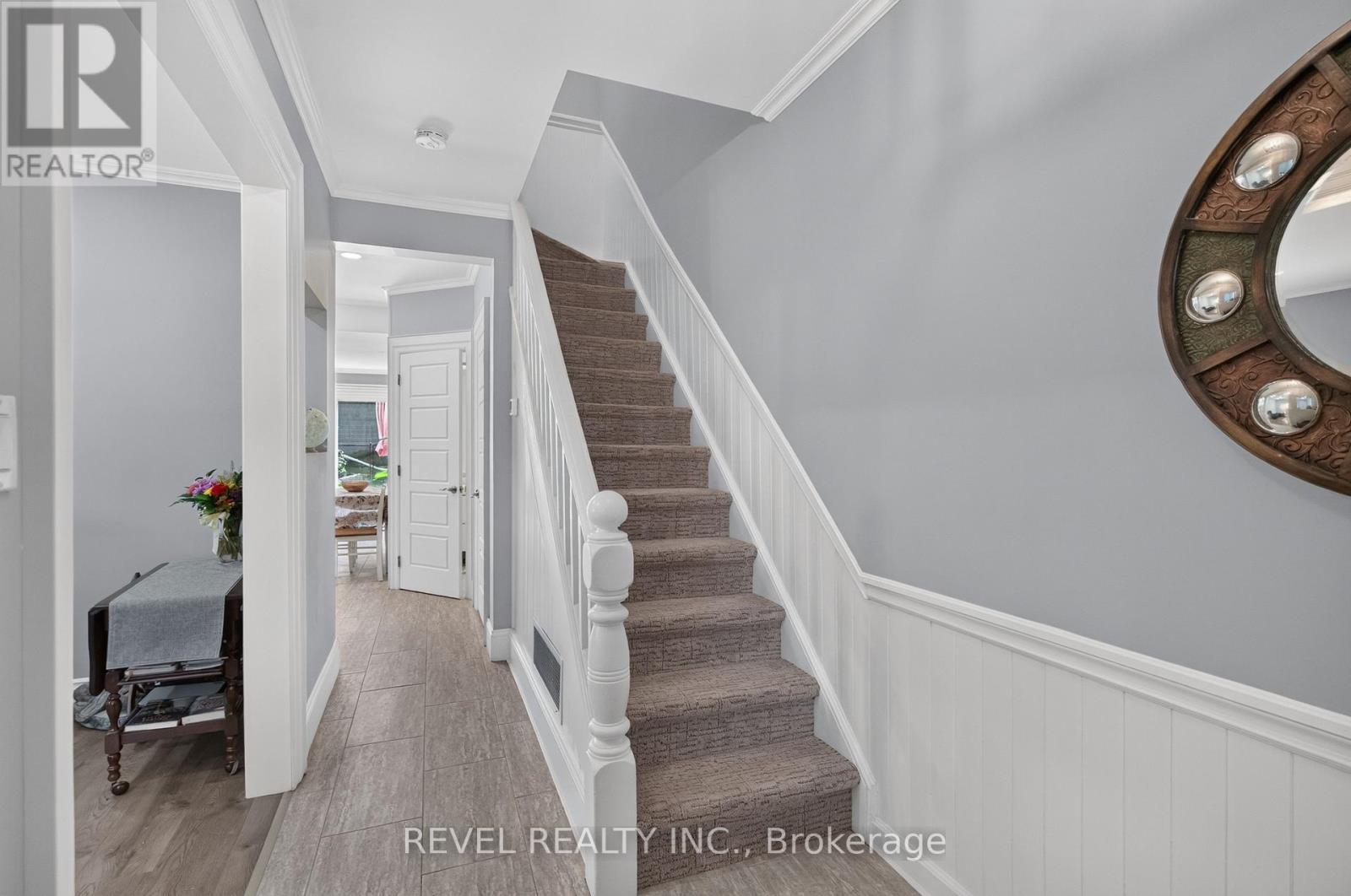 9 Davidson Street, Cambridge, ON - Indoor Photo Showing Other Room