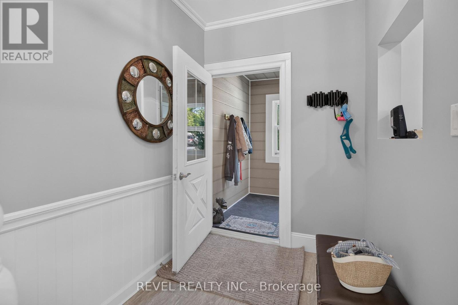 9 Davidson Street, Cambridge, ON - Indoor Photo Showing Other Room