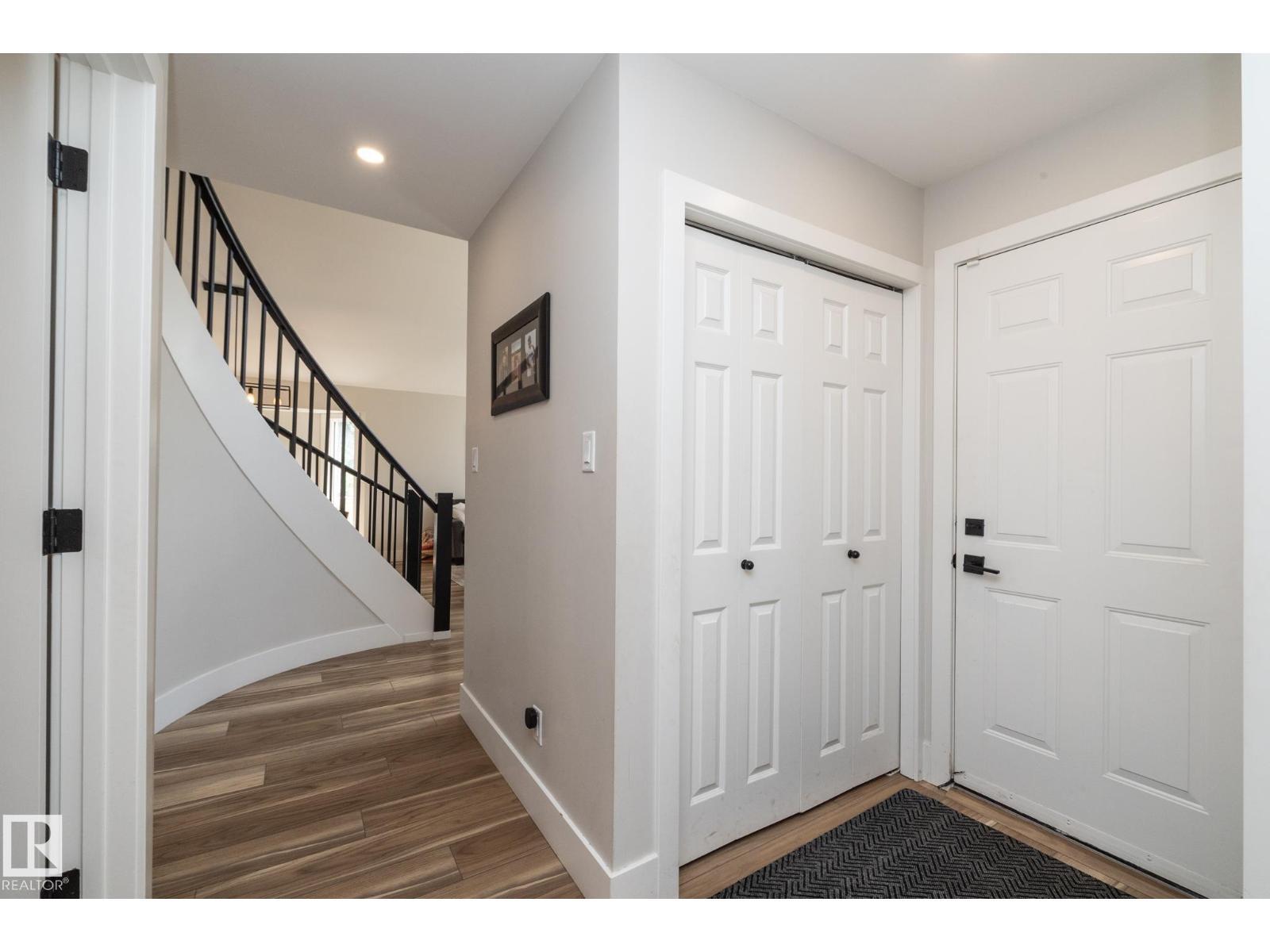 808 Hepburn Av Nw, Edmonton, AB