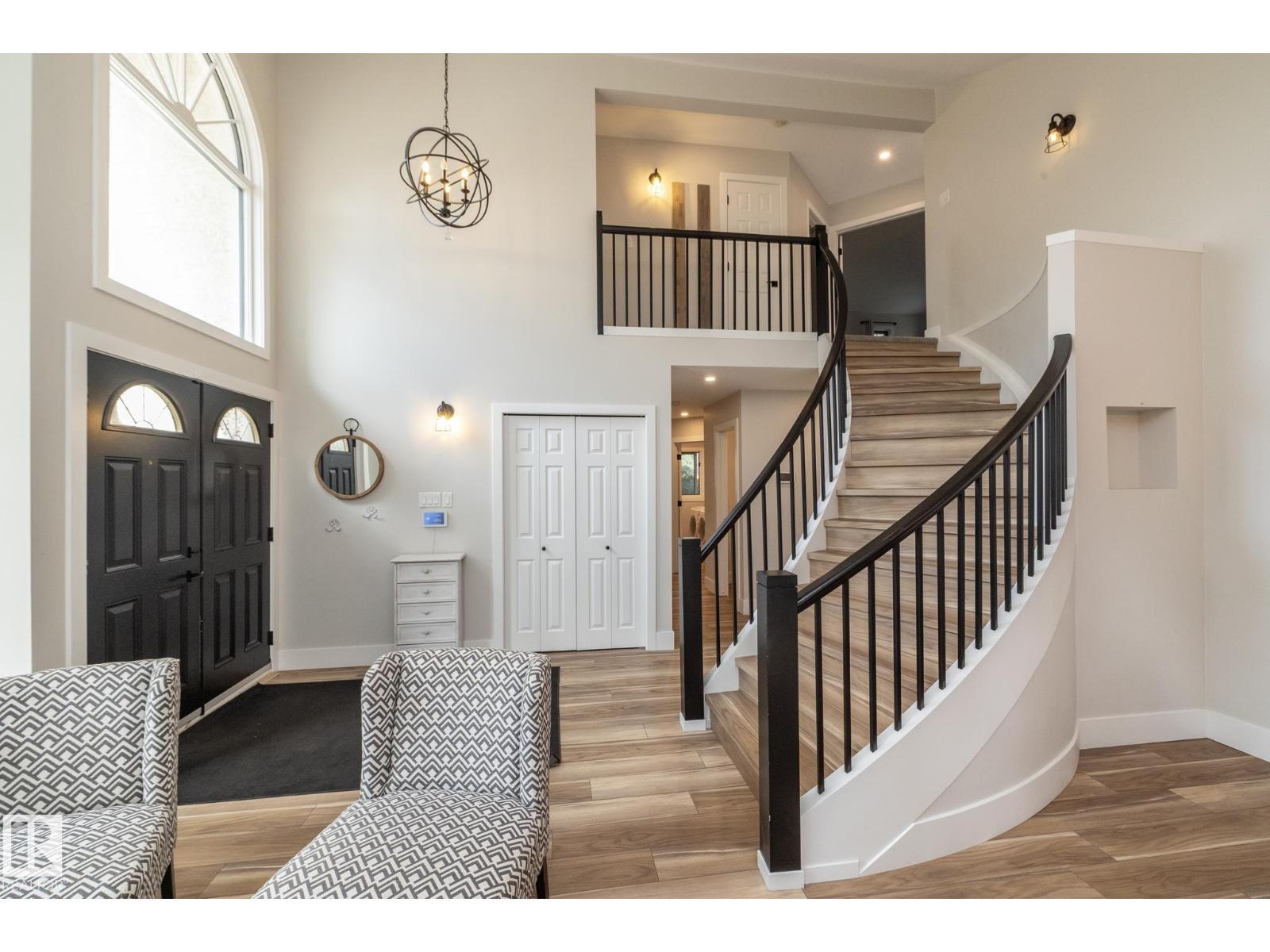 808 Hepburn Av Nw, Edmonton, AB