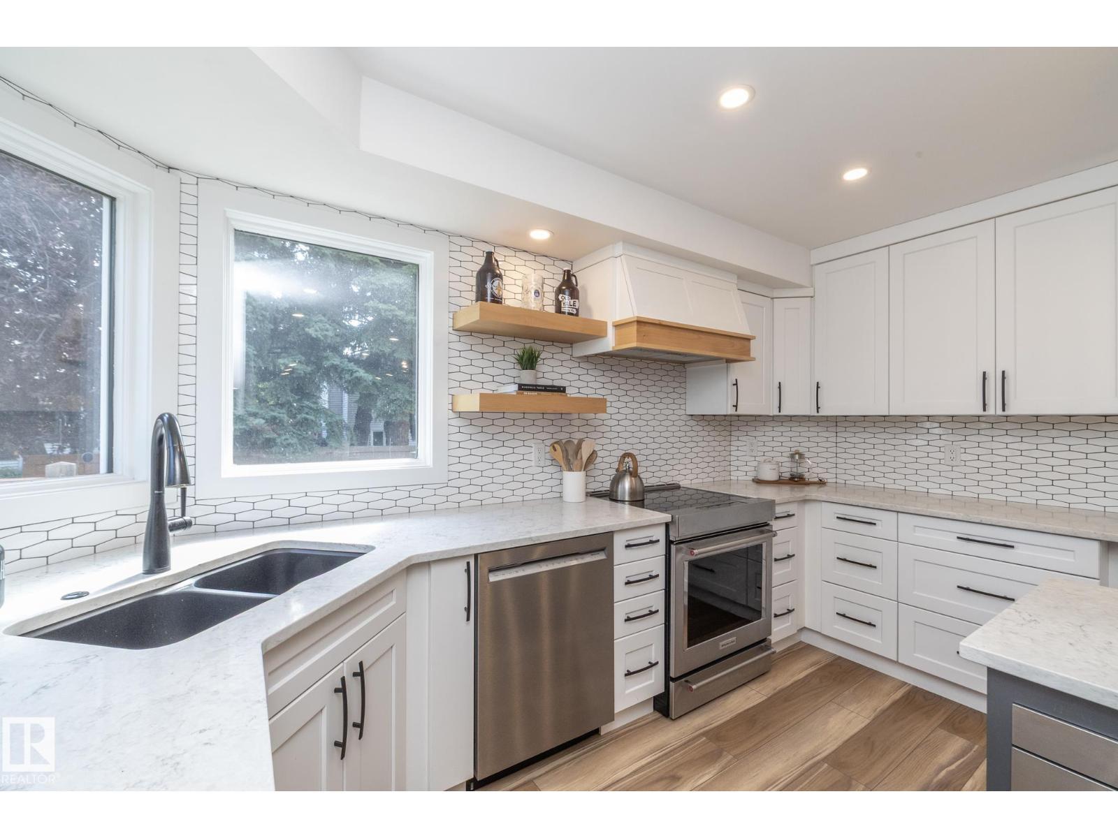 808 Hepburn Av Nw, Edmonton, AB