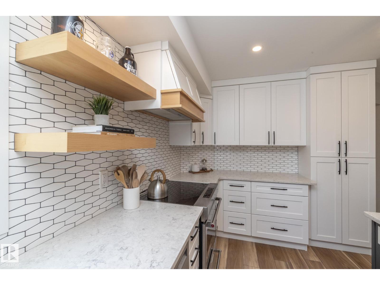 808 Hepburn Av Nw, Edmonton, AB