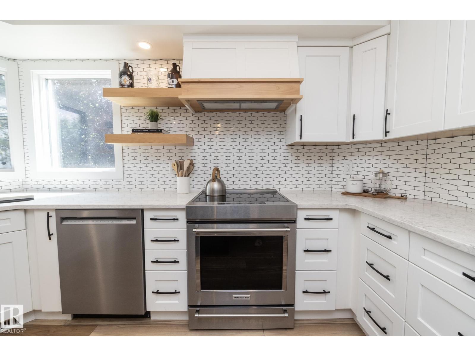 808 Hepburn Av Nw, Edmonton, AB