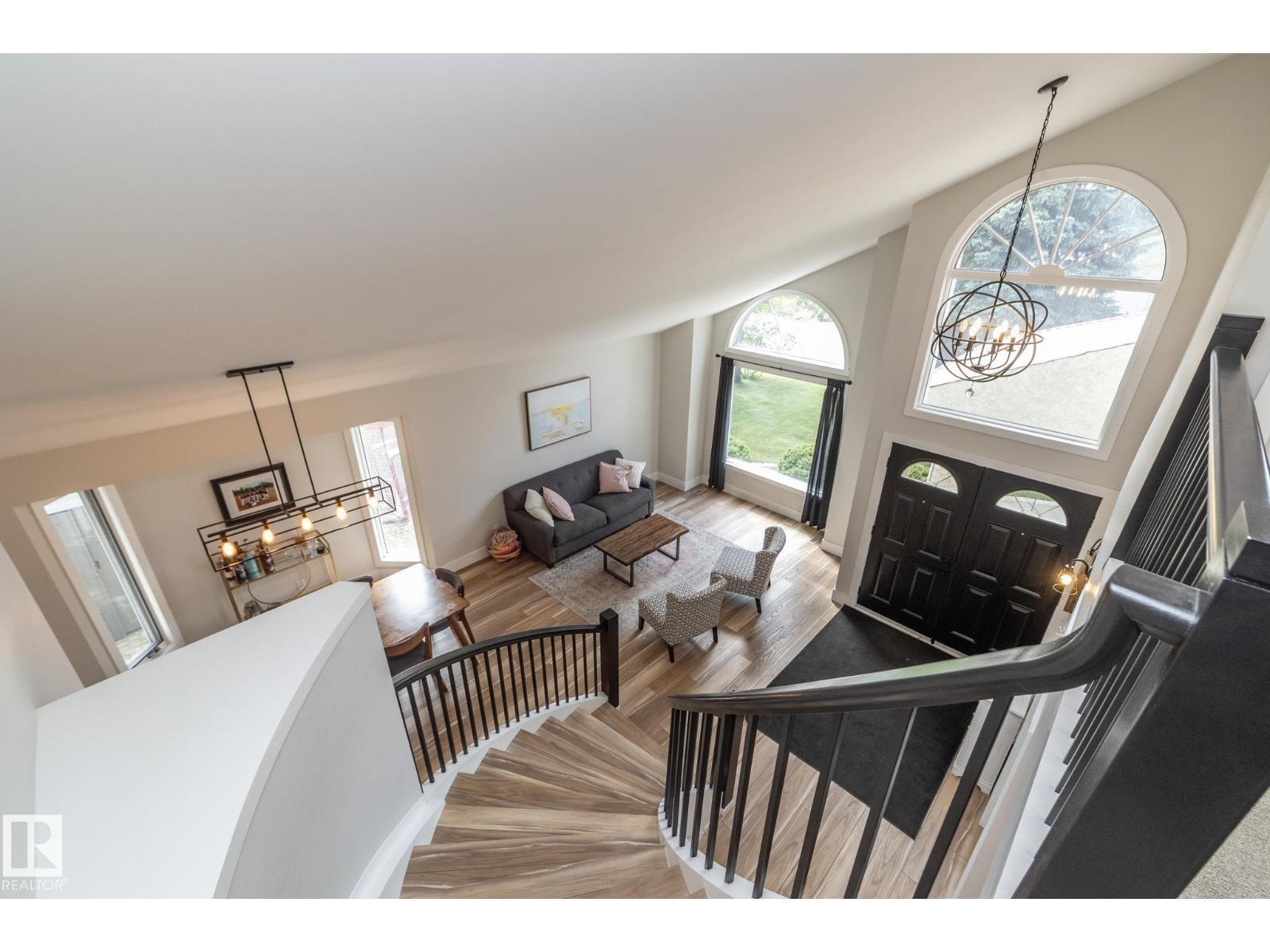 808 Hepburn Av Nw, Edmonton, AB