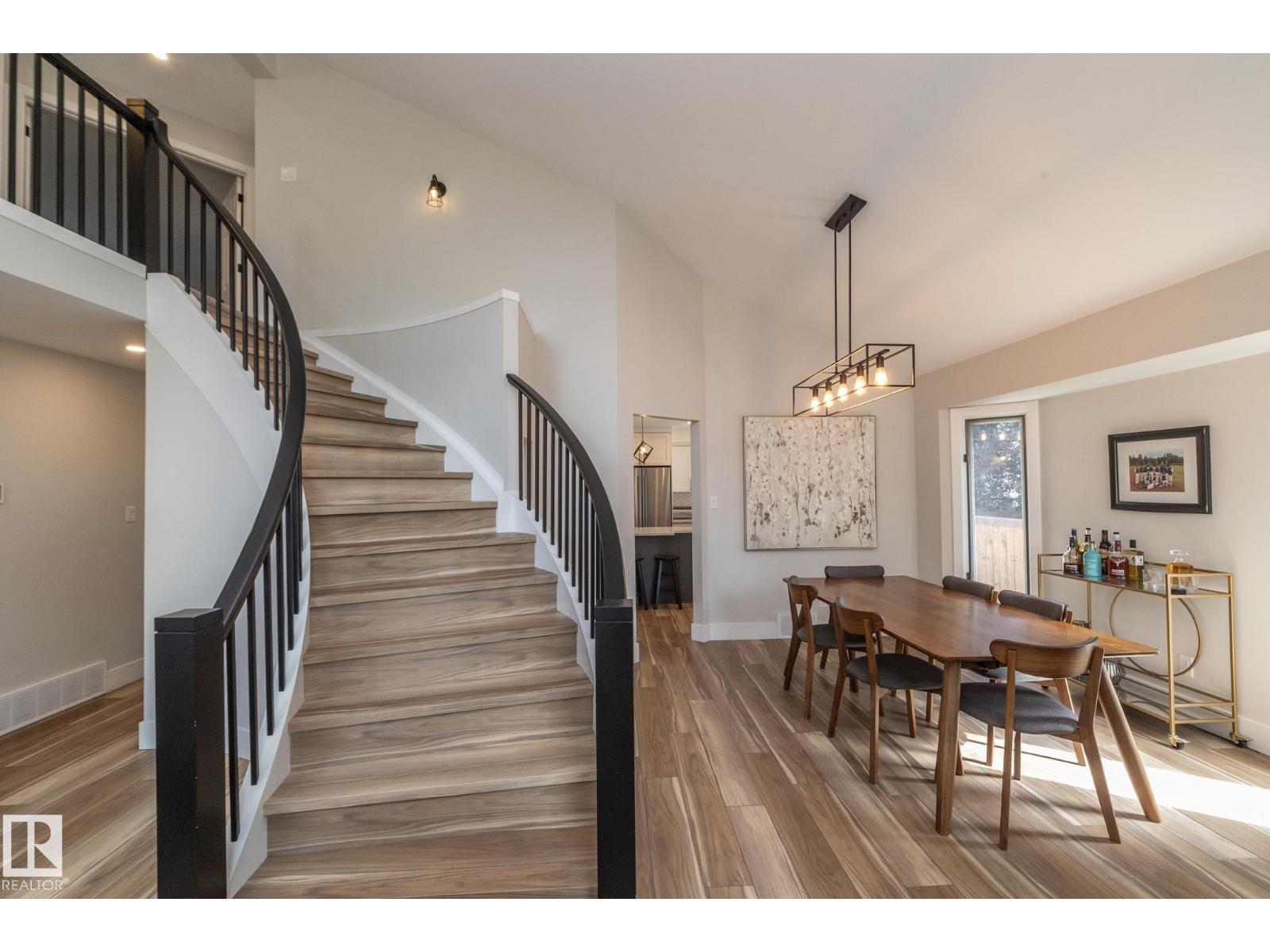 808 Hepburn Av Nw, Edmonton, AB