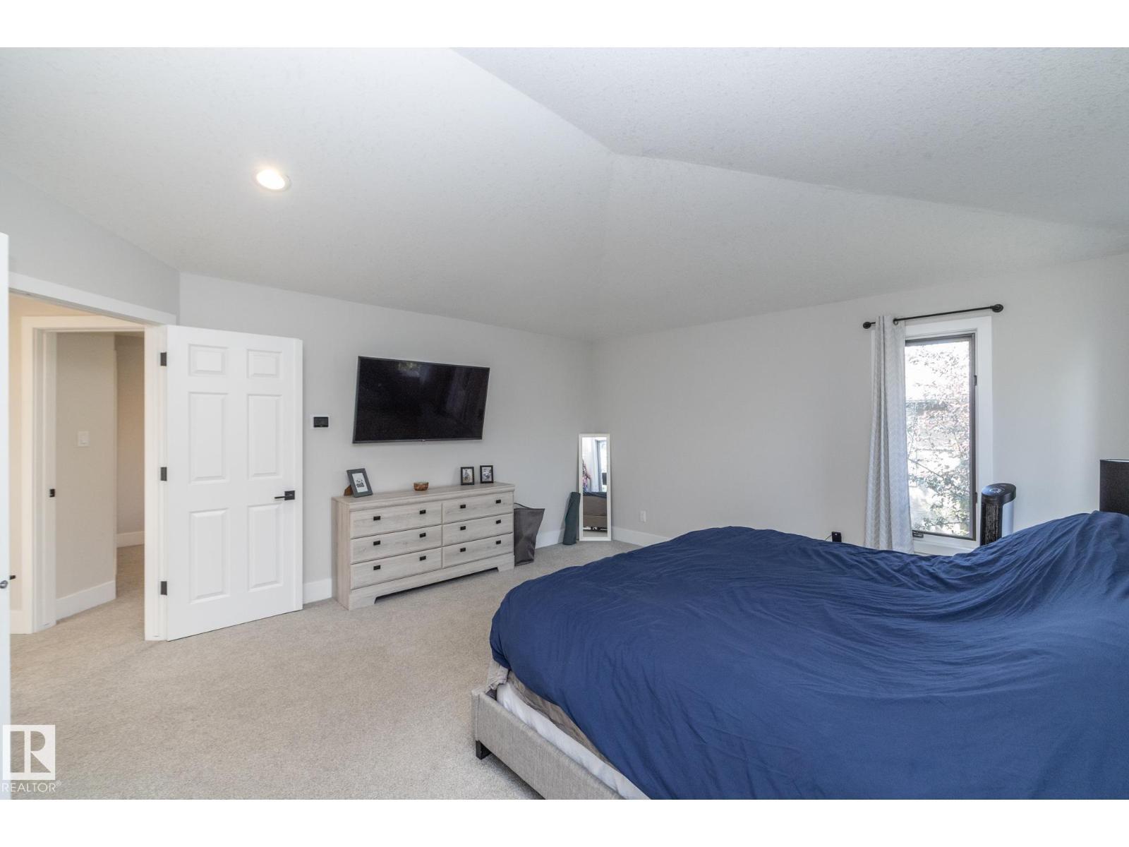 808 Hepburn Av Nw, Edmonton, AB