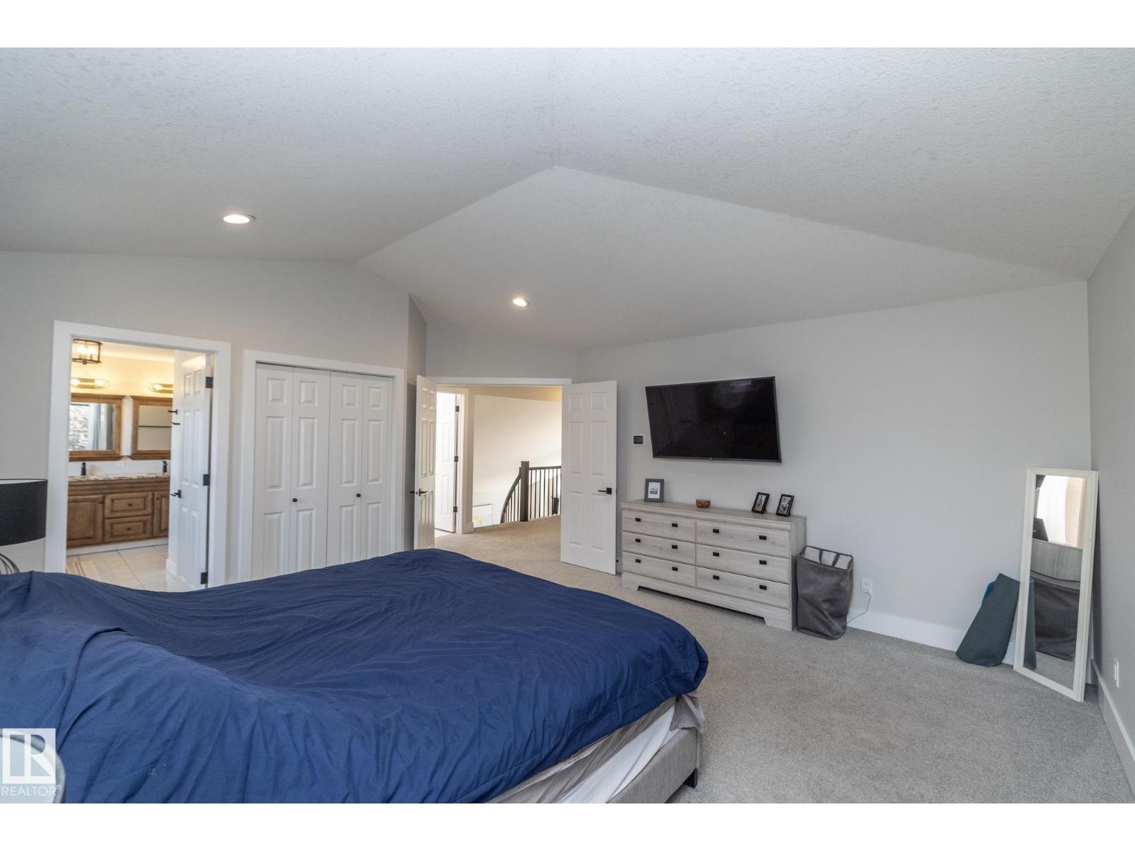 808 Hepburn Av Nw, Edmonton, AB