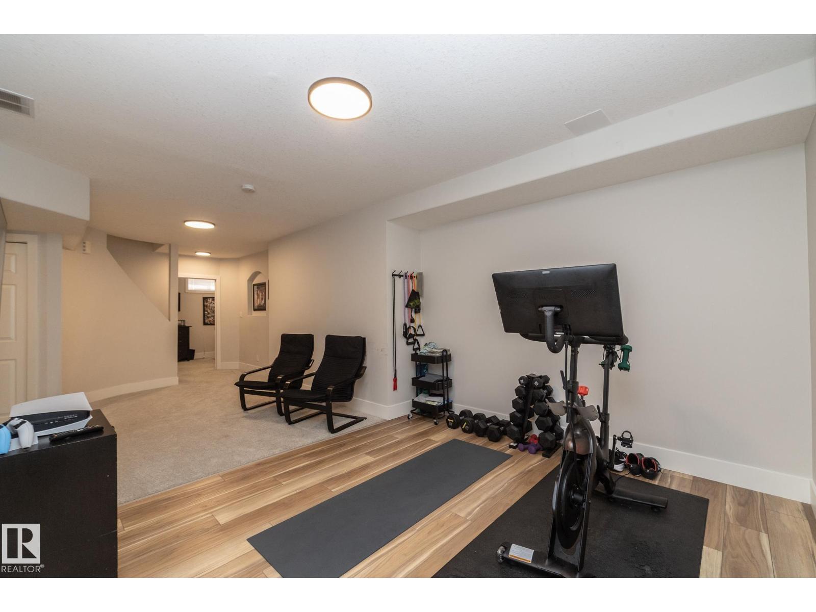 808 Hepburn Av Nw, Edmonton, AB