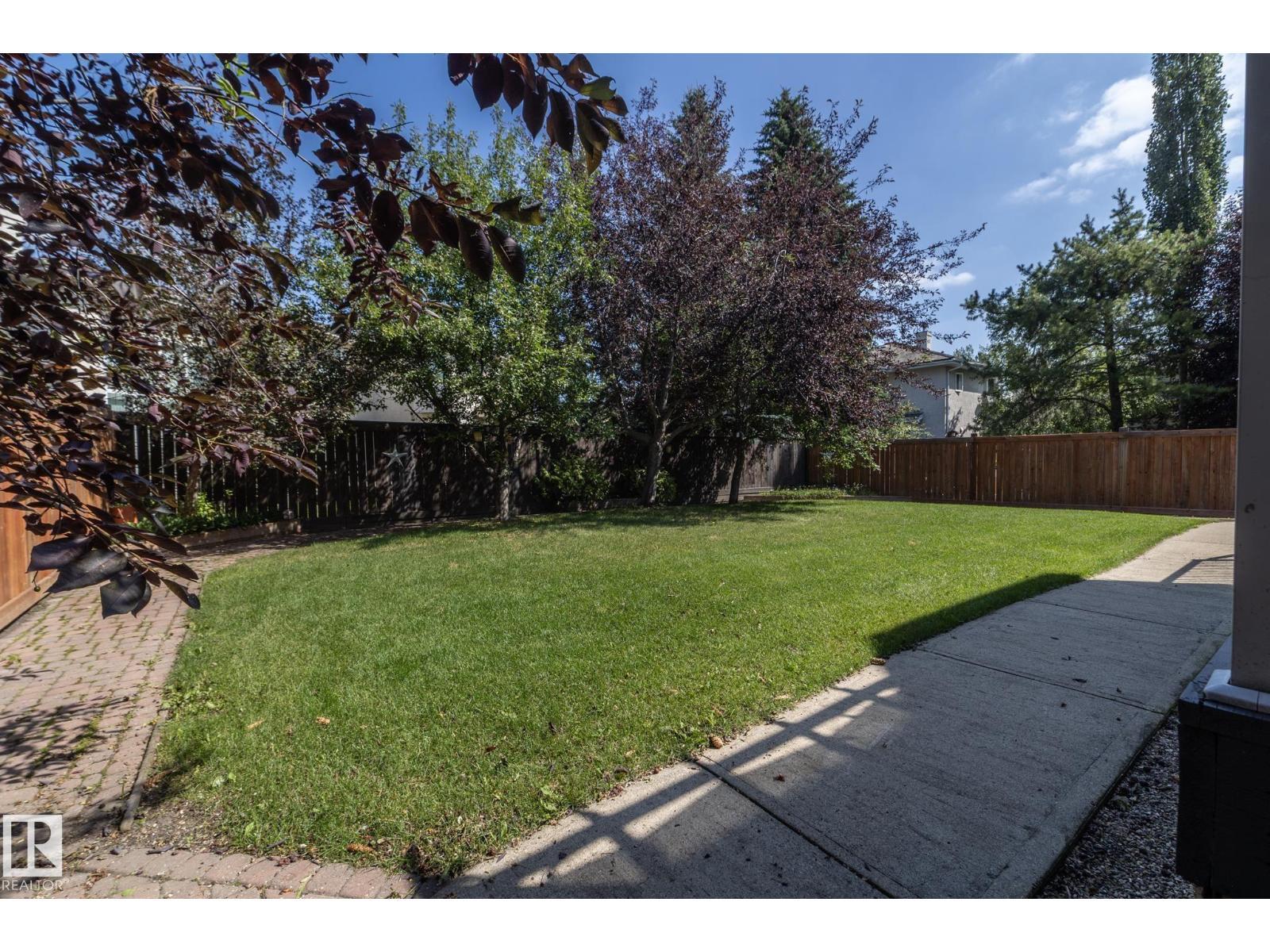808 Hepburn Av Nw, Edmonton, AB
