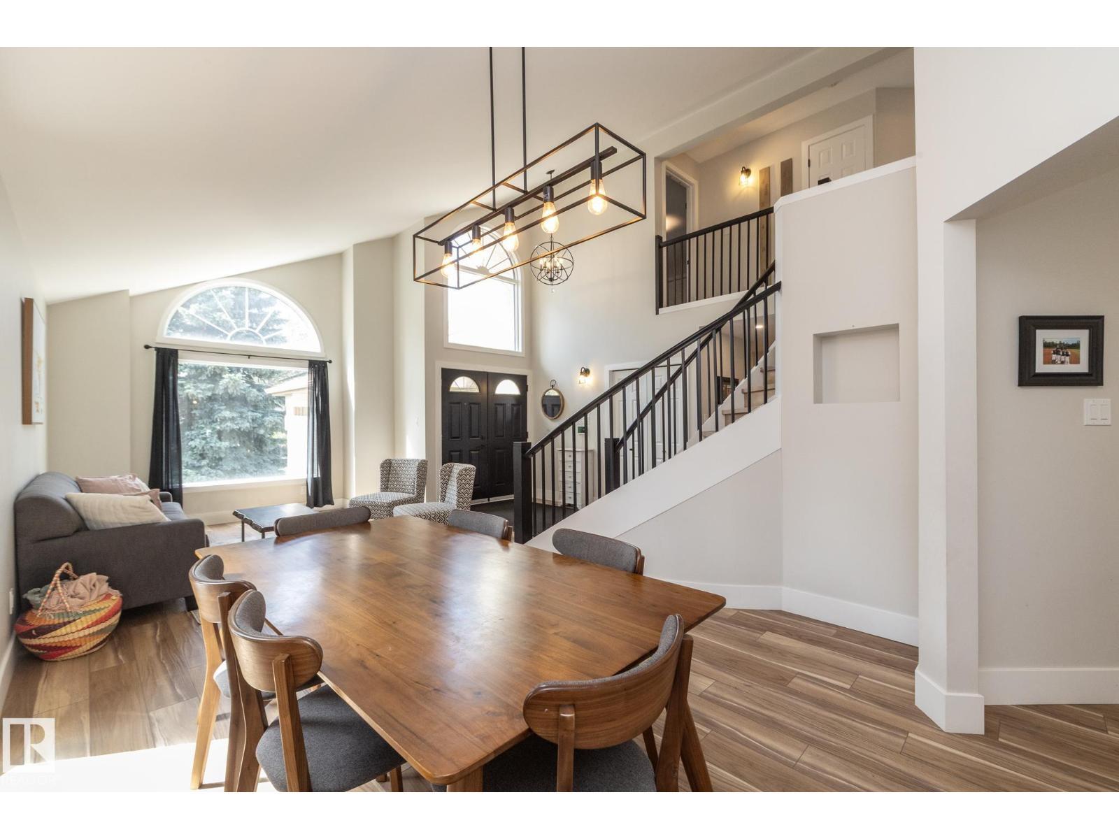 808 Hepburn Av Nw, Edmonton, AB
