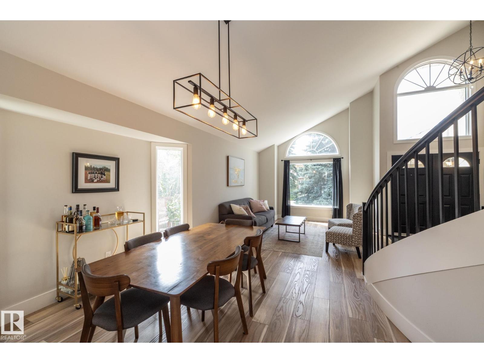 808 Hepburn Av Nw, Edmonton, AB