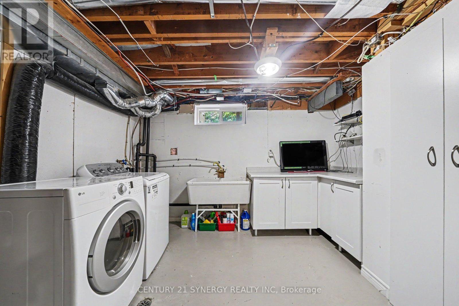 1225 Major Street, Ottawa, ON - Indoor Photo Showing Laundry Room