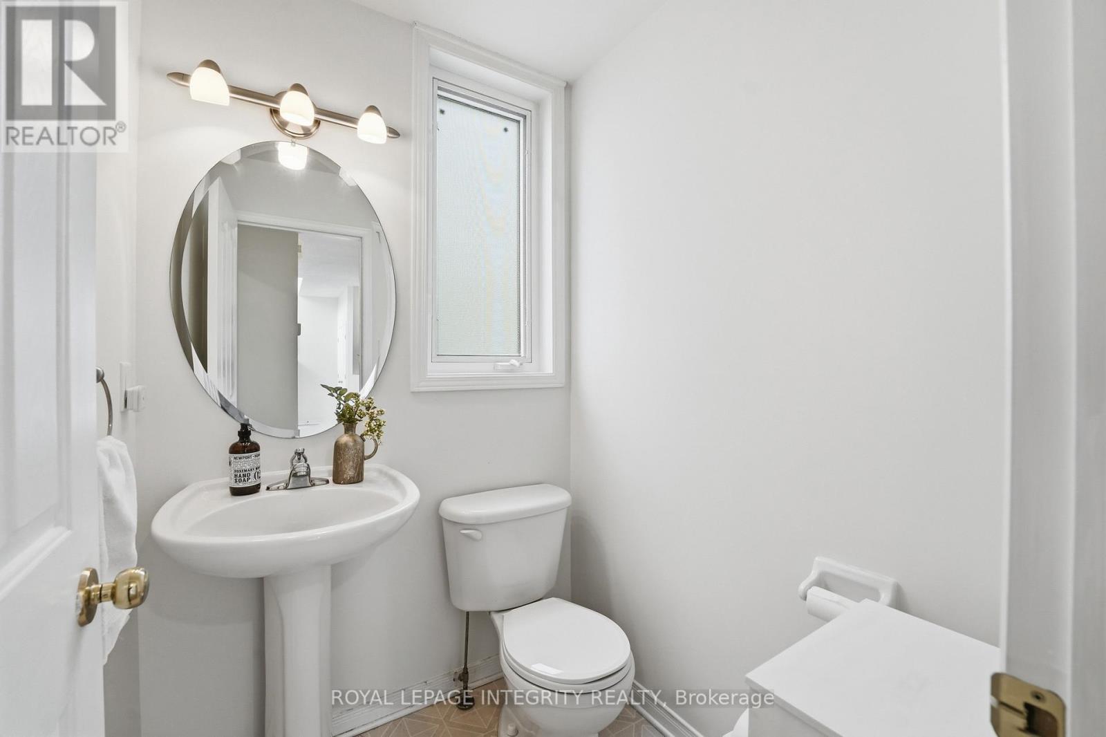 46 Catterick Crescent, Ottawa, ON - Indoor Photo Showing Bathroom
