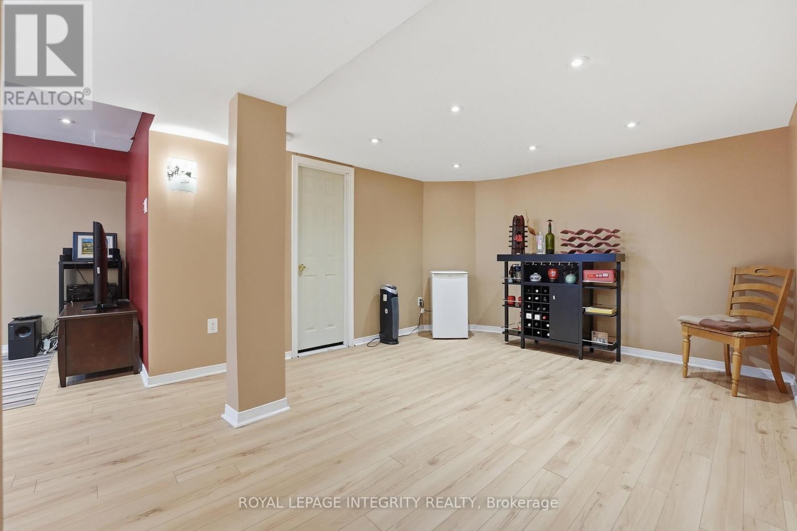 46 Catterick Crescent, Ottawa, ON - Indoor Photo Showing Other Room
