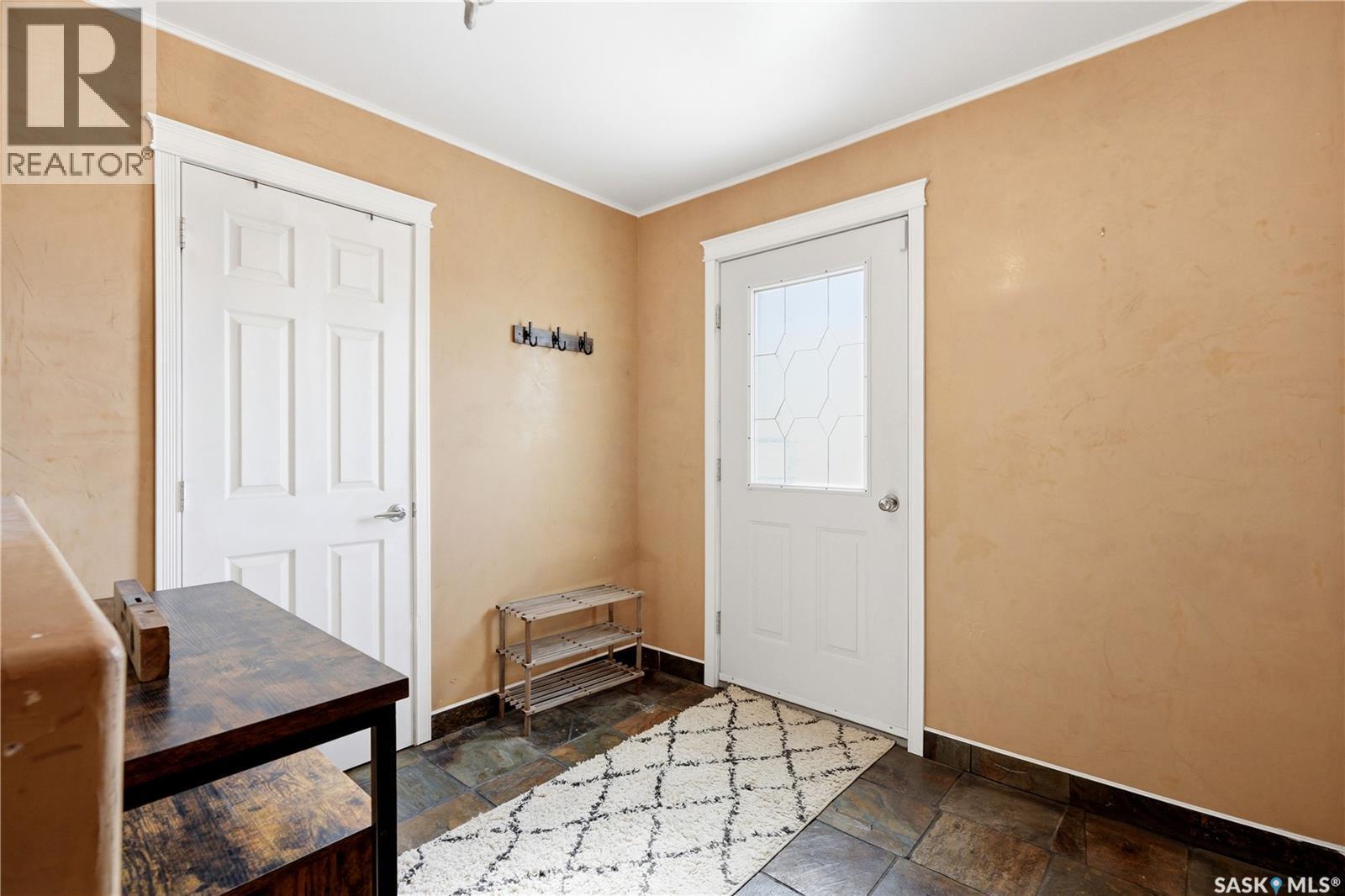 308 3Rd Street W, Delisle, SK - Indoor Photo Showing Other Room