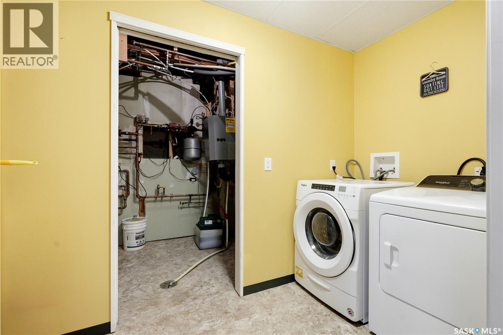 308 3Rd Street W, Delisle, SK - Indoor Photo Showing Laundry Room